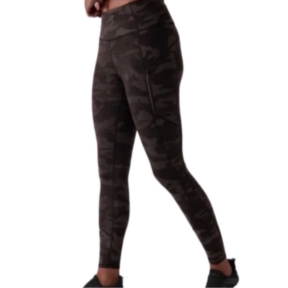 Athleta Rainier Reflective Camo Legging | Size 1X, 28” Inseam